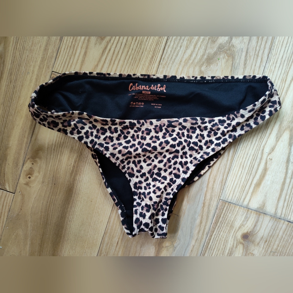 Leopard bikini bottom Summer Sale 🌼